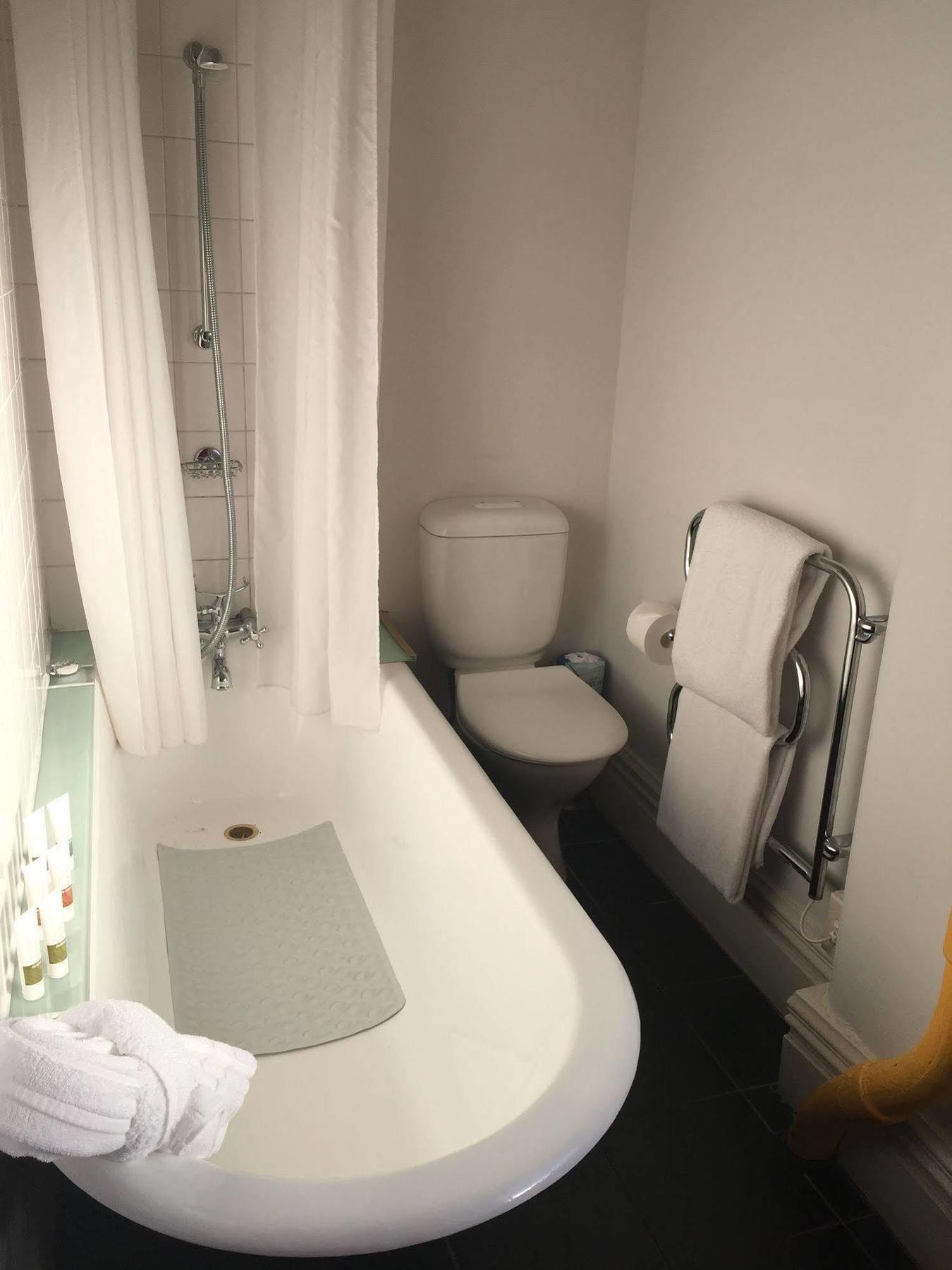 D'urville Hotel 4*